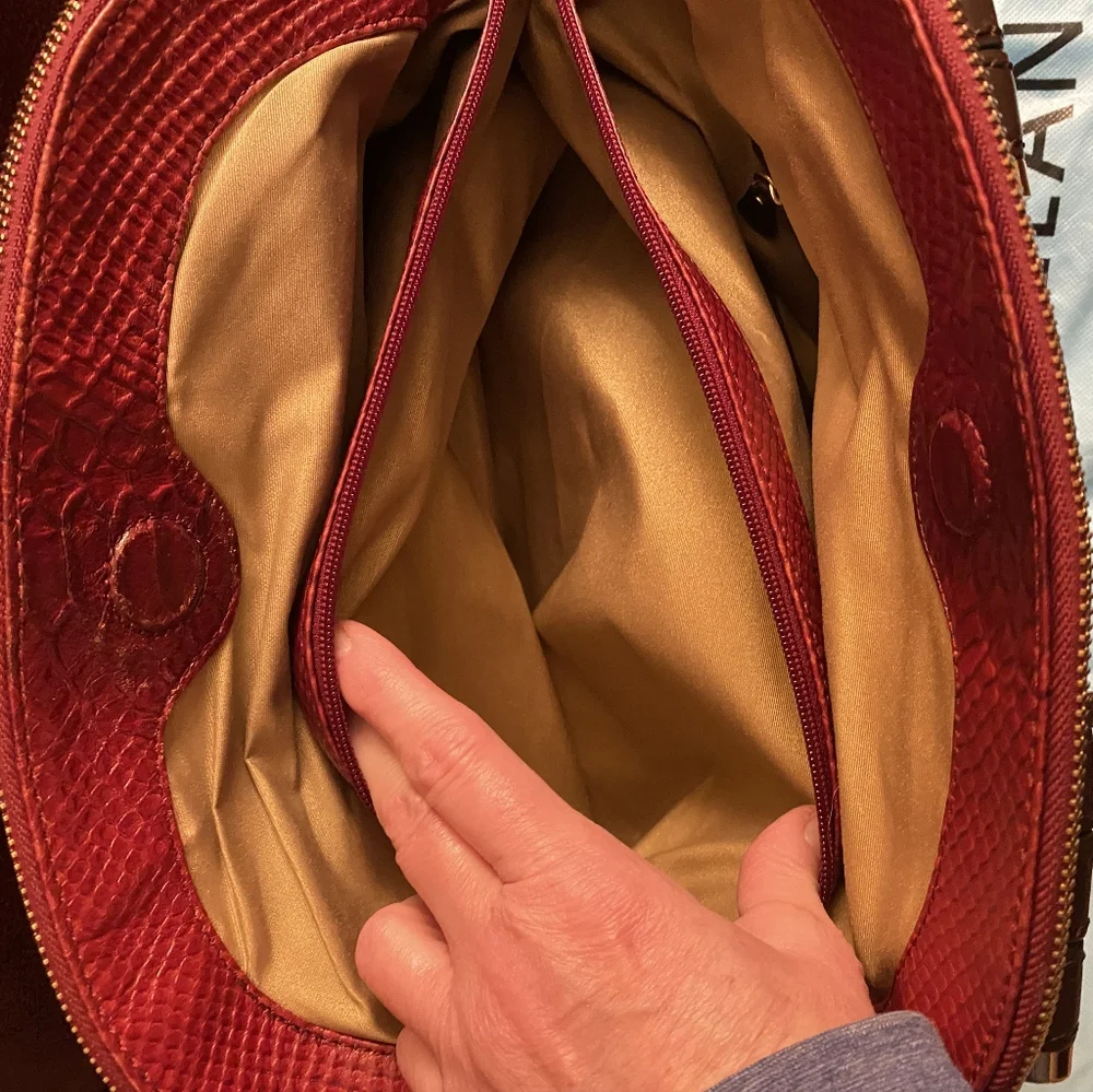 REDUCED!! NWOT Antonio Melani Red Crocodile Embossed Handbag and Wallet Set - Picture 5 of 12